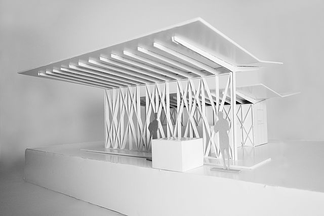 Überdachte Bushaltestelle - Modell von grabner huber lipp landschaftsarchitekten + blauwerk architekten 