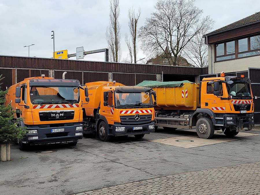 Drei Fahrzeuge aus dem Bauhof-Fuhrpark