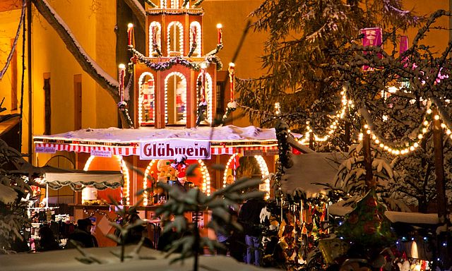 Weihnachtspyramide an der Kaiserpfalz