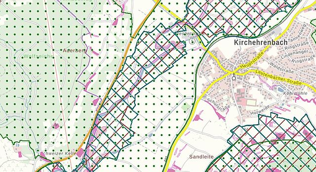 Ein Kartenausschnitt zeigt die Natur- und Landschaftsschutzgebiete sowie Biotope zwischen dem Stadtteil Forchheim-Reuth und Kirchehrenbach.