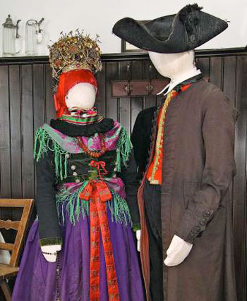 Figurinen im Trachtenmuseum